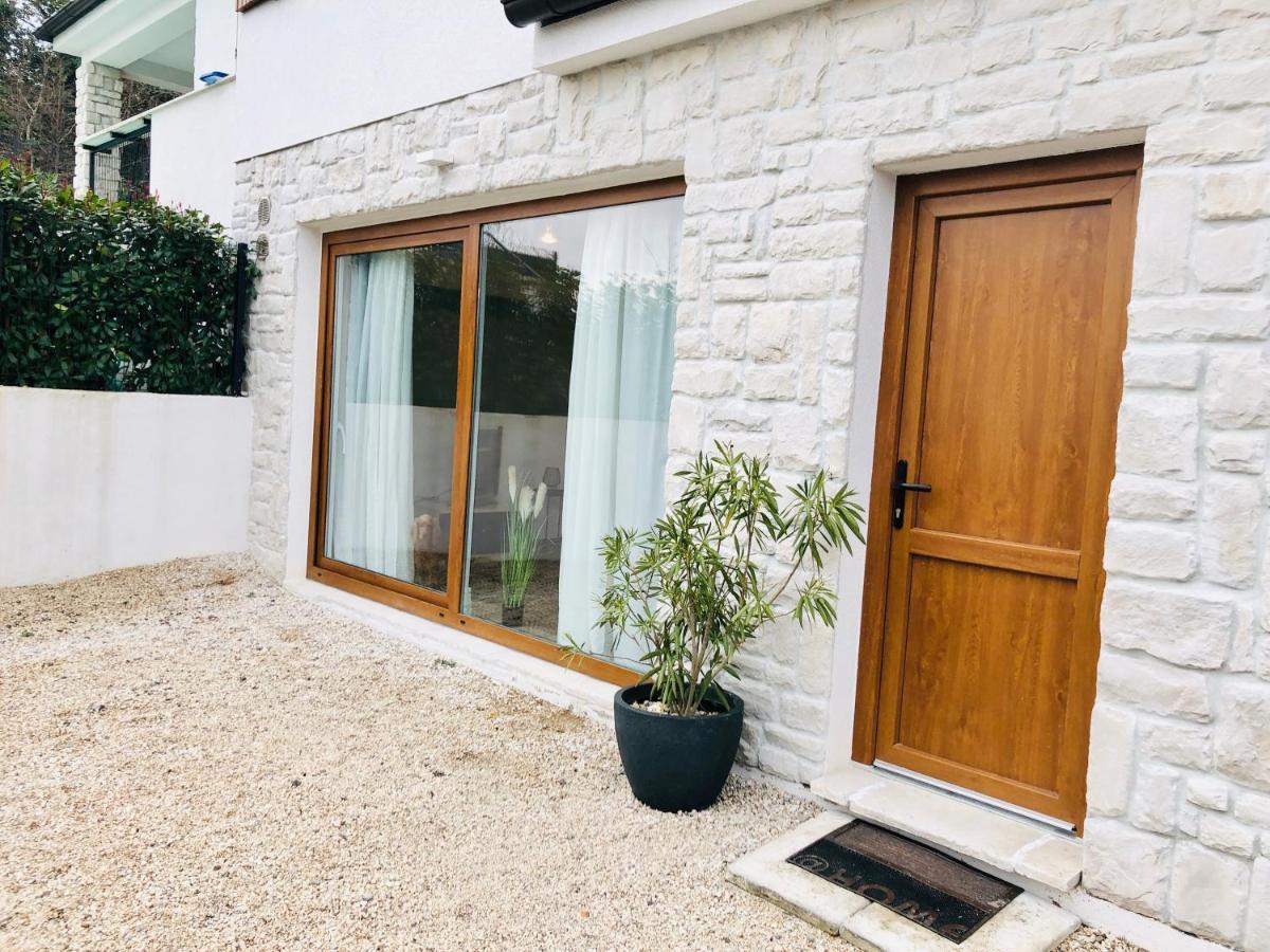 Apartma For2 In *