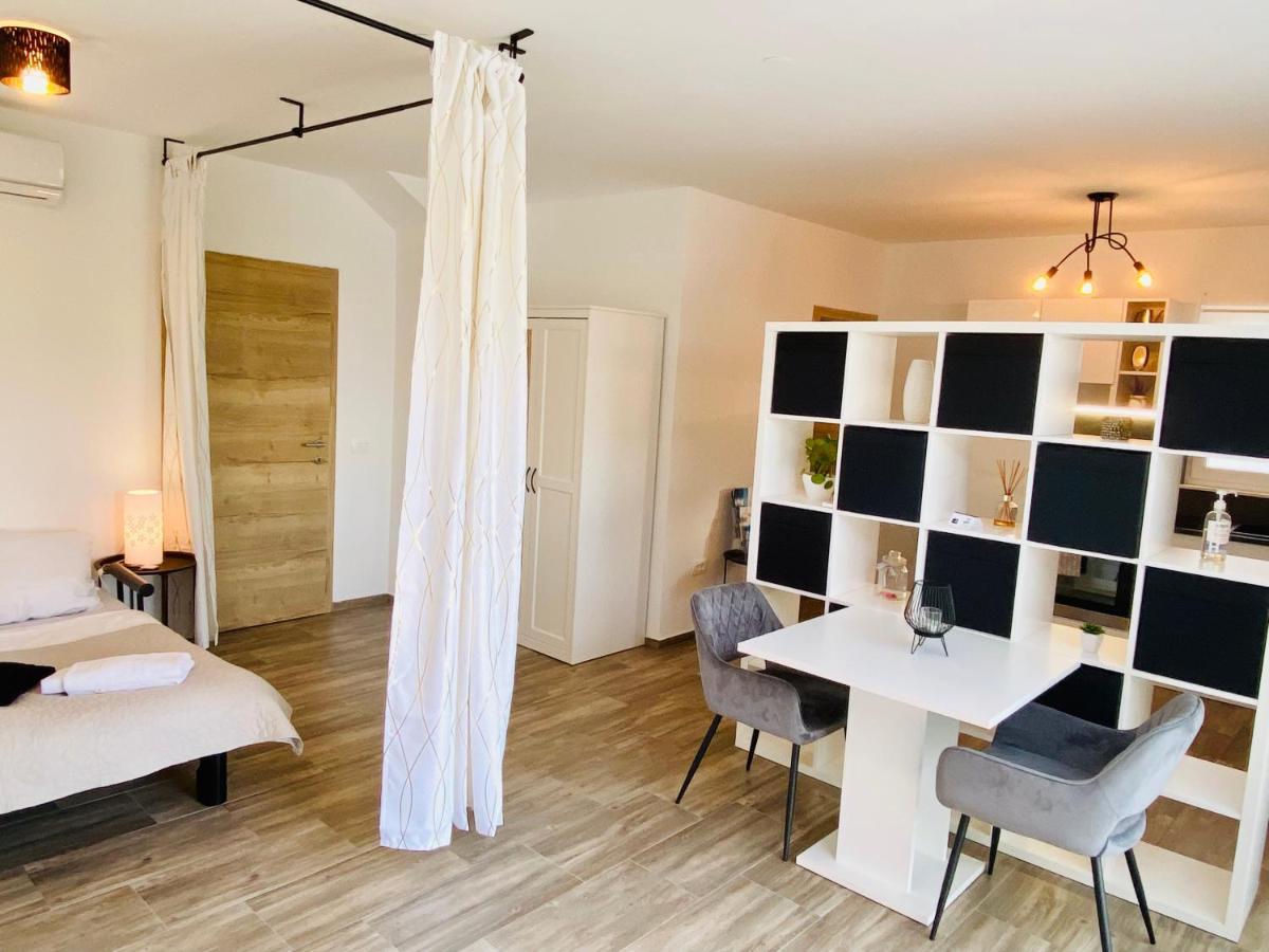 Apartment For2 In *
